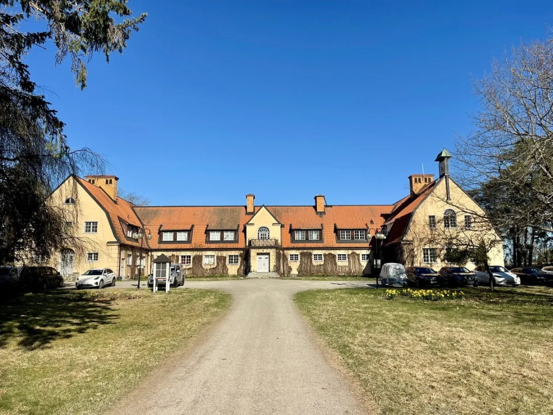 Rösaringvägen i Bro