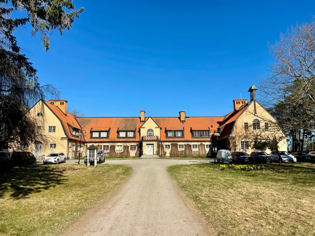 Rösaringvägen i Bro